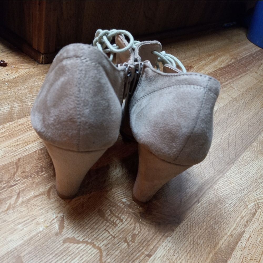 Journee Collection Leona Bootie Size 6 - Picture 5 of 5